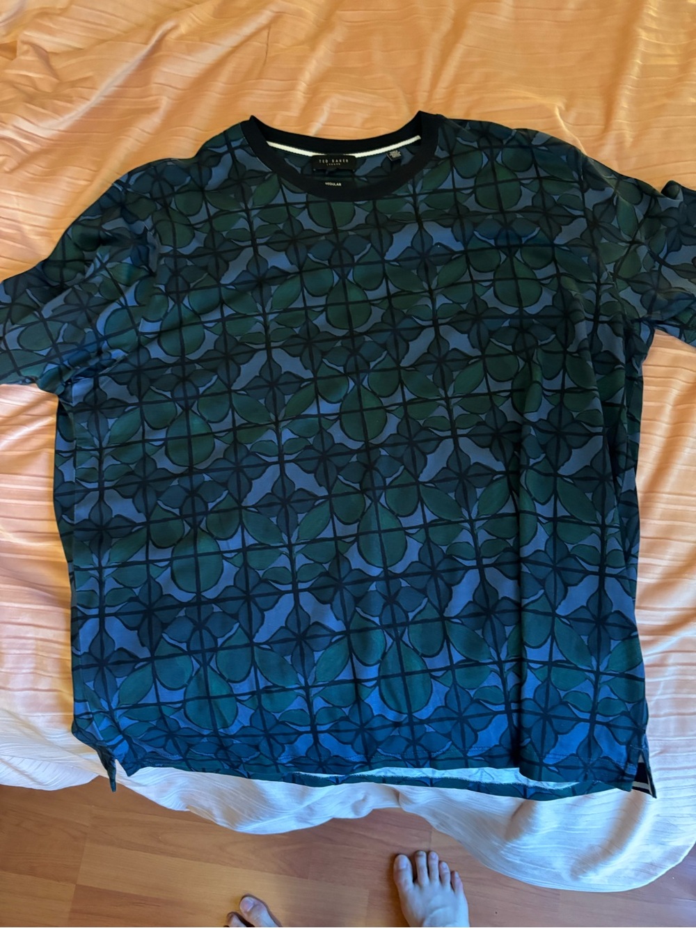 Ted Baker Men's Navy and Teal Geometric Short Sleeve Tee